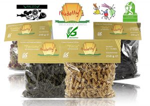 Nudelly's Quattro Premium, glutenfreie Pasta im 4er-Pack, Kürbiskernmehl, Sesammehl, Mohnmehl, Eier-Nudeln mit Tapioka-Stärke als Tagliatelle u. Fusilli, low-carb, paleo, clean, sojafrei